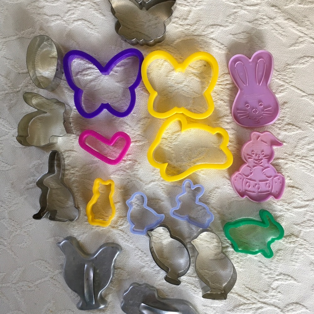 EASTER SPRING Metal & Plastic 18 Cookie Cutters